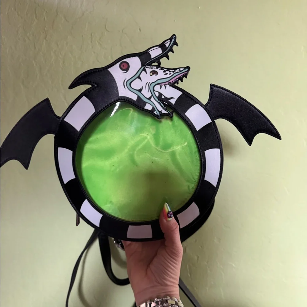 Extremely Rare Beetlejuice Sandworm Pin Display Bag